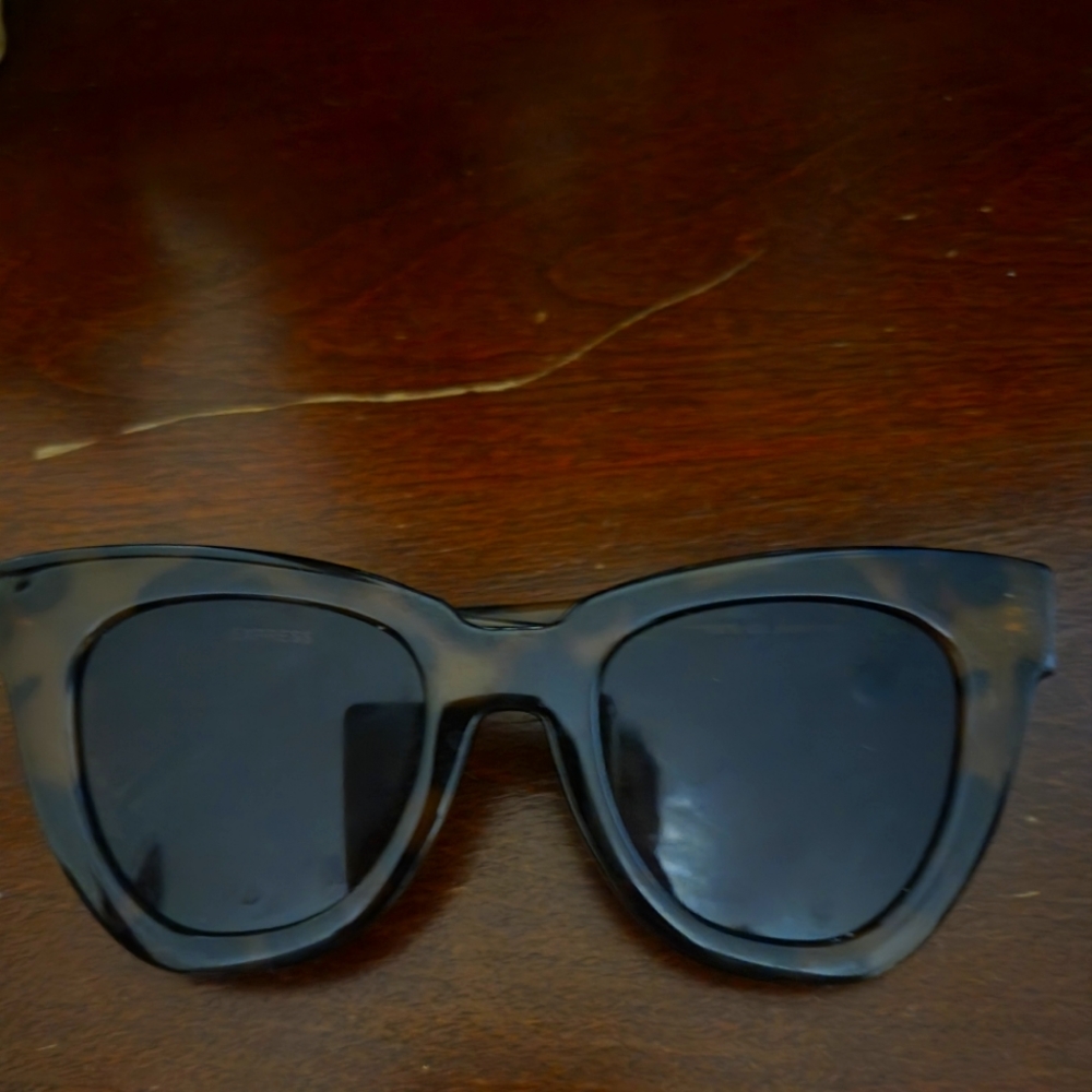 Express sunglasses